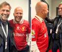 Momen Hangat Jurgen Klopp dan Arne Slot Warnai Perayaan Juara Liverpool