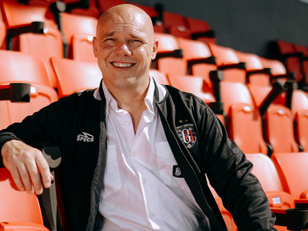 Pelatih anya Bali United, Johnny Jansen
