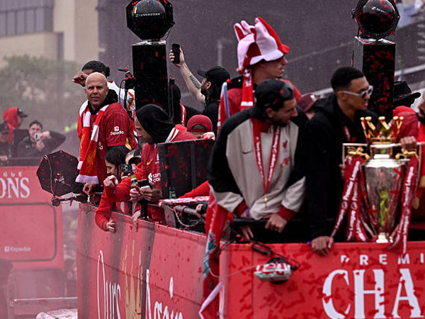 Arne Slot Sebut Parade Gelar Liverpool Sebagai Momen Terbesar Kariernya