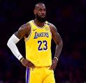LeBron James Buka Suara Soal Keputusan Wasit di Playoff