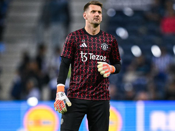 Tom Heaton.