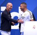 Zinedine Zidane Kirimkan Pesan untuk Modric dan Vazquez