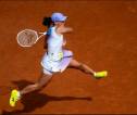 Hasil French Open: Emma Raducanu Belum Bisa Patahkan Dominasi Iga Swiatek