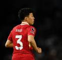 Wataru Endo Jawab Spekulasi Soal Masa Depannya di Liverpool