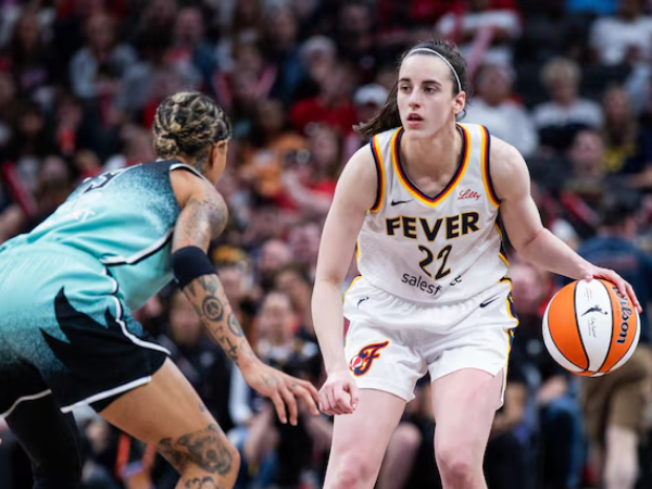 Caitlin Clark Absen, Harga Tiket Laga Tandang Fever Pun Anjlok
