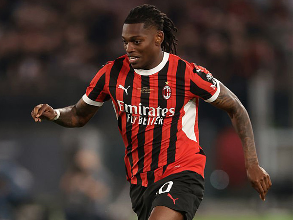 Rafael Leao Dilirik Tiga Raksasa Arab Saudi, Yakin Tahan Godaan?