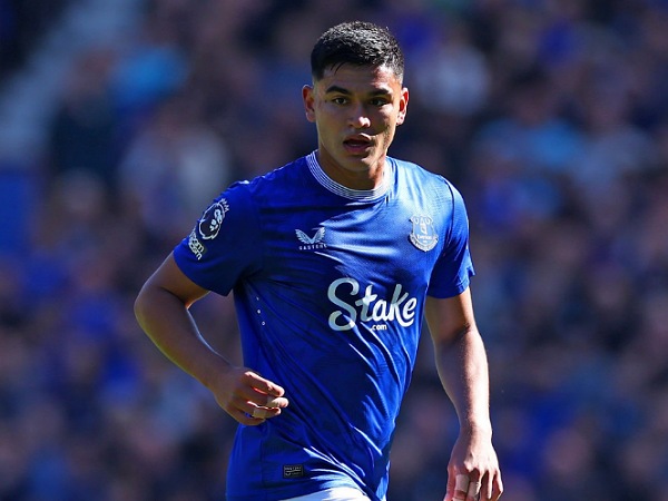 Carlos Alcaraz Resmi Permanen di Everton, Kontrak hingga 2027