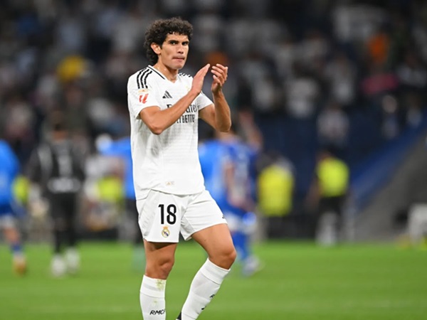 Jesus Vallejo Menulis Salam Perpisahan ke Fans Real Madrid