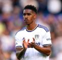 Milan Hadapi Persaingan dari Olympique Lyon untuk Junior Firpo