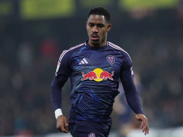 AC Milan Lelet, Lyon Ajukan Tawaran Serius untuk Junior Firpo