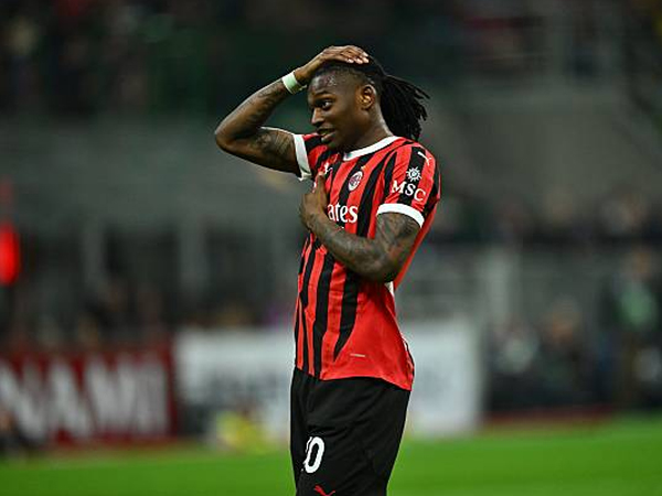 Max Allegri Tegaskan Rafael Leao Harus Tetap Bertahan di Milan