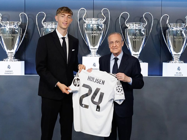 Florentino Perez Sambut Hangat Kedatangan Dean Huijsen