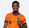 Arsenal dan Chelsea Rebutan Bek Ajaib Ajax, Jorrel Hato