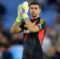 Galatasaray Ikut-ikutan Dekati Emiliano Martinez