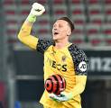 Manchester United Ikut-ikutan Kejar Marcin Bulka