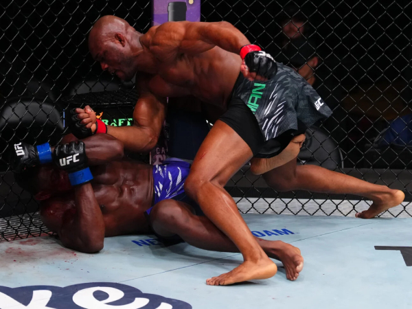 Kamaru Usman Akhiri Rentetan Kekalahan, Kalahkan Buckley di UFC Fight Night