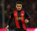 Leeds United Bidik Bek Bournemouth, Max Aarons