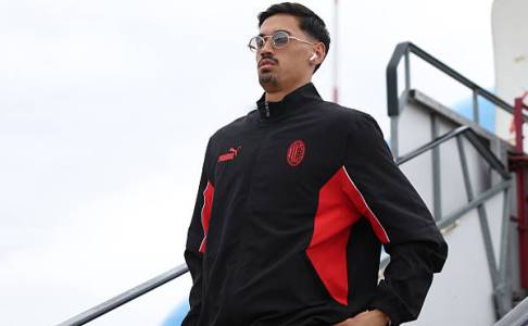 AC Milan Santai Tanggapi Tawaran Manchester City untuk Tijjani Reijnders