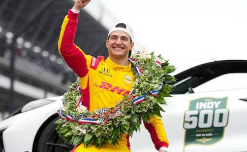 Alex Palou Ukir Sejarah Saat Menangkan Balapan Indianapolis 500