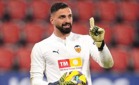 Barcelona Tertarik untuk Merekrut Giorgi Mamardashvili