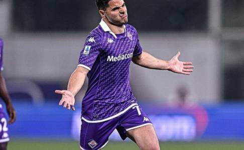 Fiorentina Umumkan Riccardo Sottil Jalani Operasi Usai Cedera Kontra Brugge