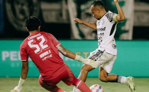 Irfan Jaya Bicara Pengalaman Pertama Sebagai Kapten Tim