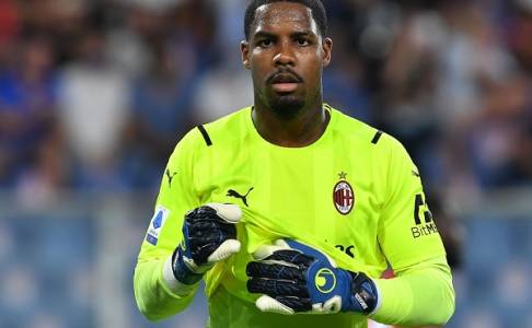 Milan Resmi Ajukan Tawaran Perpanjangan Kontrak untuk Mike Maignan