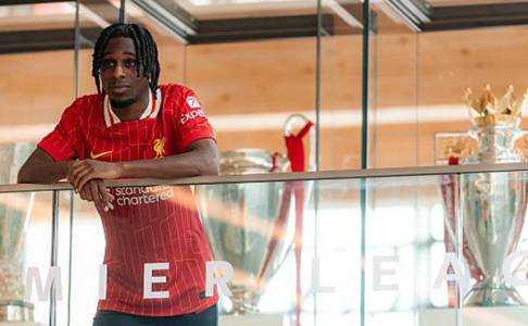 Resmi ke Liverpool, Jeremie Frimpong Terpesona Oleh Atmosfer Anfield