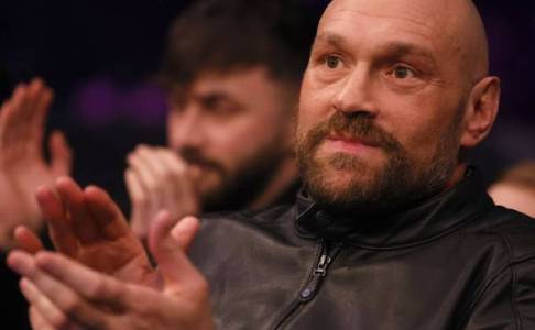 Tyson Fury Tegaskan Tetap Pensiun Meskipun Ada Rumor “Comeback”
